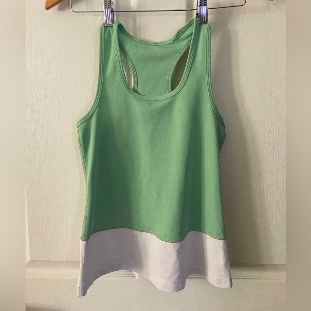Lululemon Razorback tank size 6/8